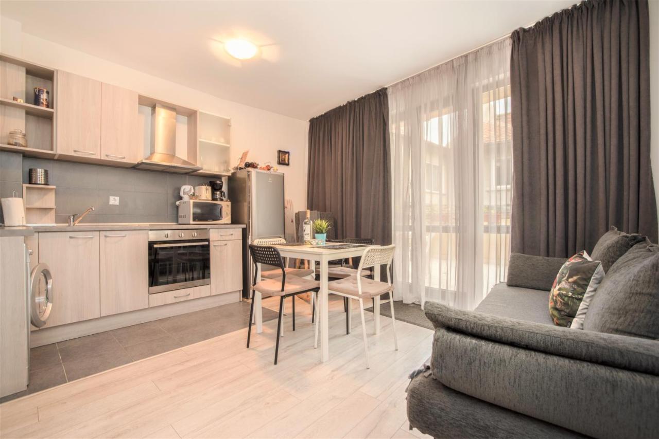 Vera By Rv Apartments Varna Exterior foto